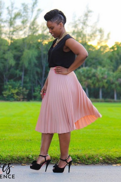 plus-size-pleated-skirt-summer-outfits12