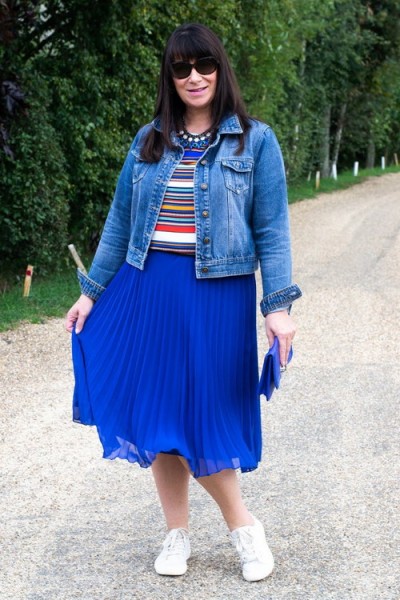 plus-size-pleated-skirt-summer-outfits7