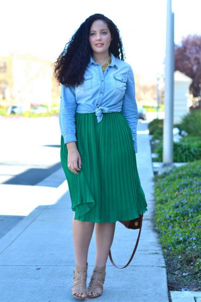 plus-size-pleated-skirt-summer-outfits9